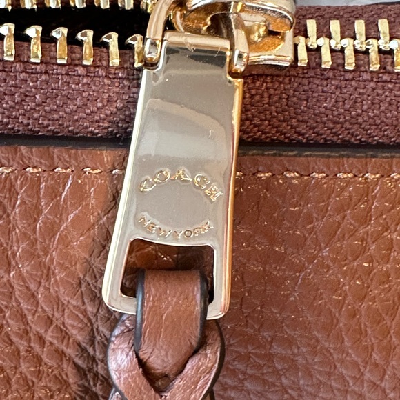 Coach crossbody hobo - Picture 4 of 8